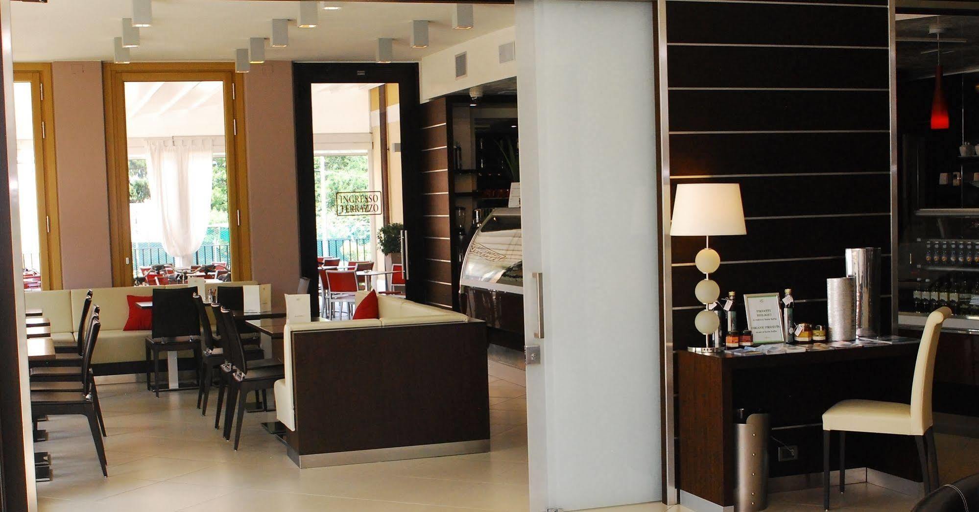 Kairos Garda Hotel กัสเตลนูโอโว เดล การ์ดา ภายนอก รูปภาพ