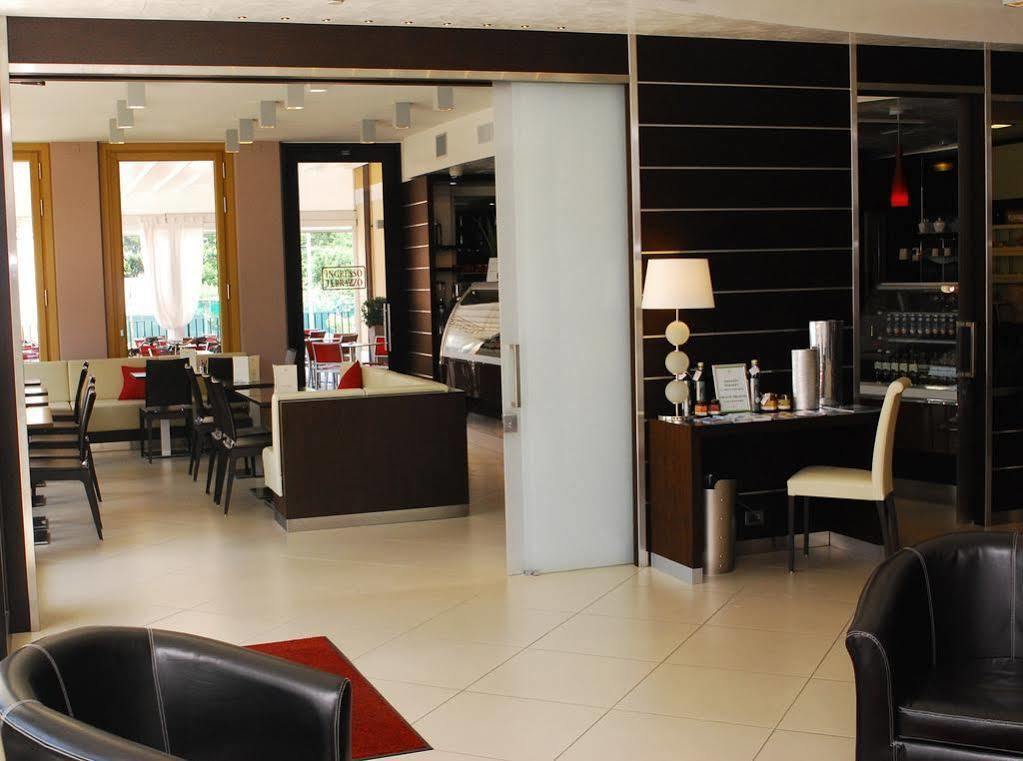 Kairos Garda Hotel กัสเตลนูโอโว เดล การ์ดา ภายนอก รูปภาพ