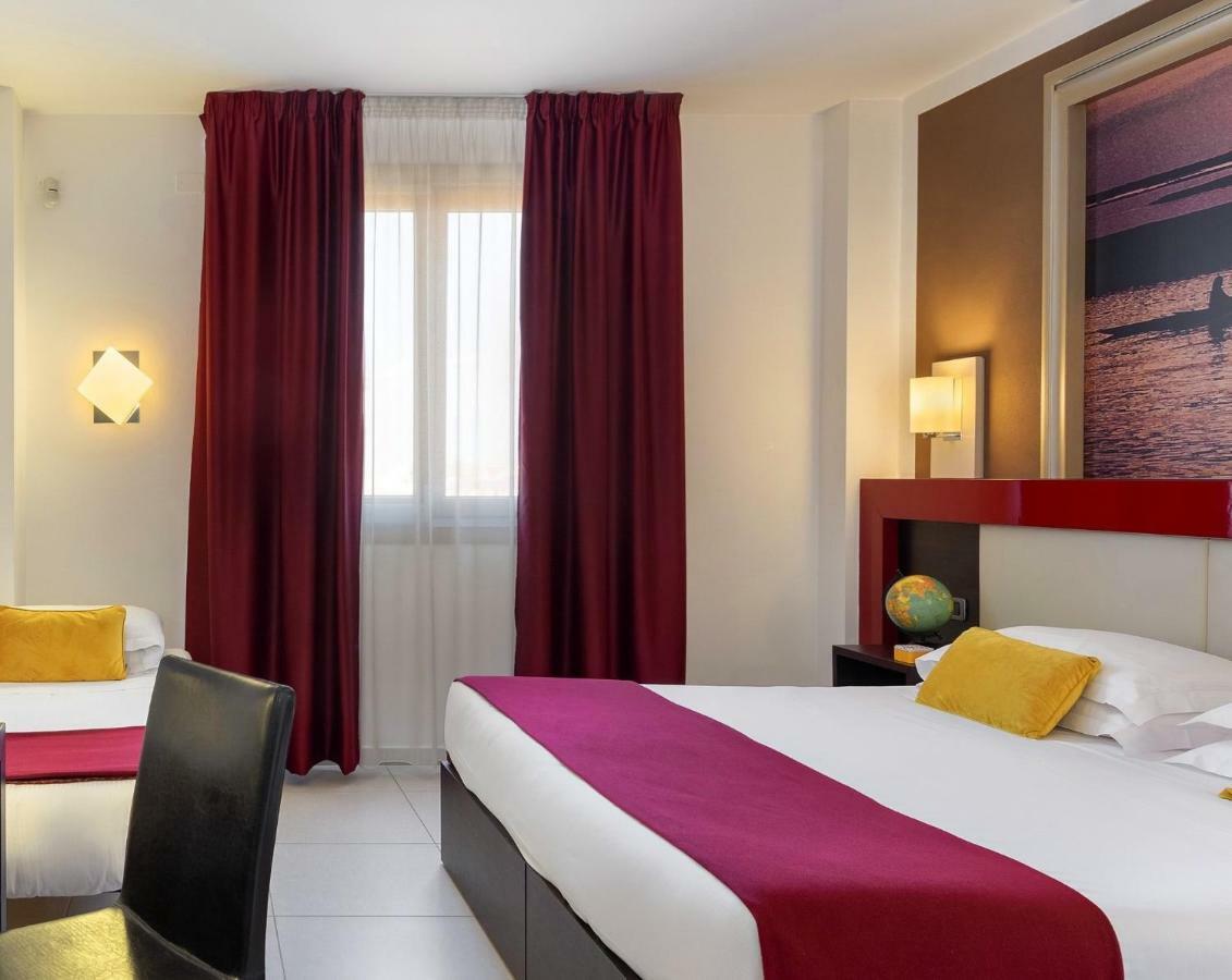 Kairos Garda Hotel กัสเตลนูโอโว เดล การ์ดา ภายนอก รูปภาพ